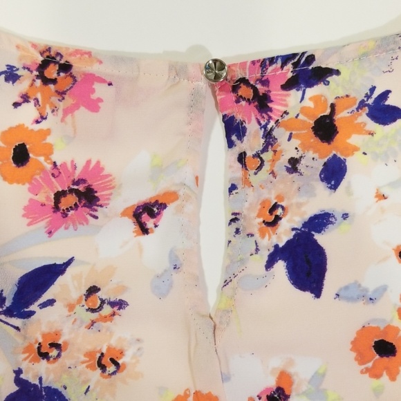 Candie's Flowered Top - Picture 4 of 7